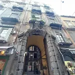 Il Balconcino Ai Tribunali نابولي