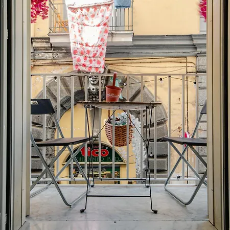 Il Balconcino Ai Tribunali