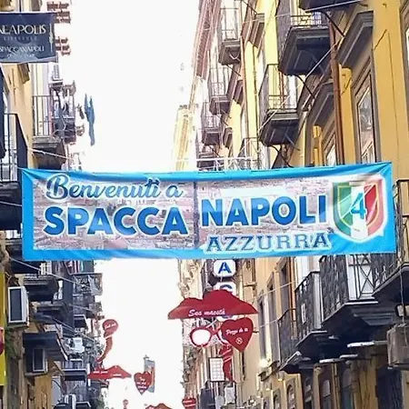 Il Balconcino Ai Tribunali * נאפולי